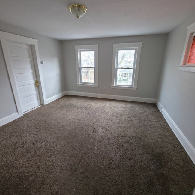 Foto del edificio - 2064 Halstead Ave