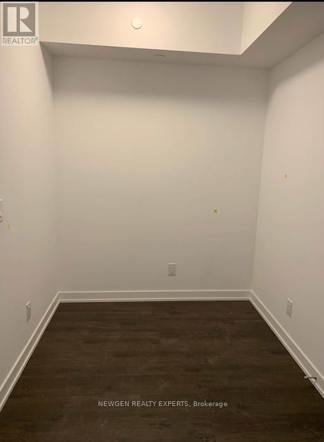 Photo du bâtiment - 56 Lakeside Ter