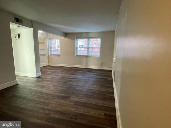 Foto del edificio - 2105 N Scott St