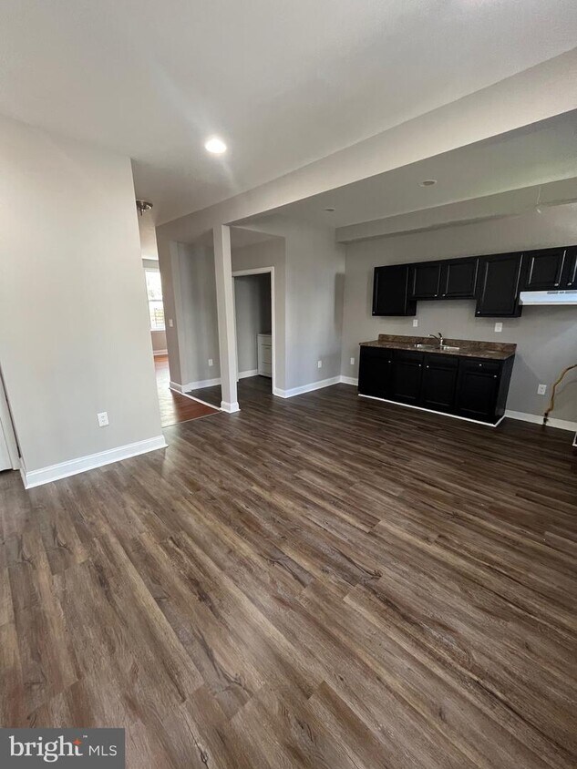 Foto principal - 3014 Presstman St