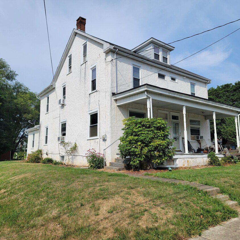Primary Photo - 138 N 7th St