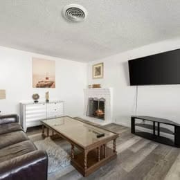 Building Photo - 5365 Elsinore Way