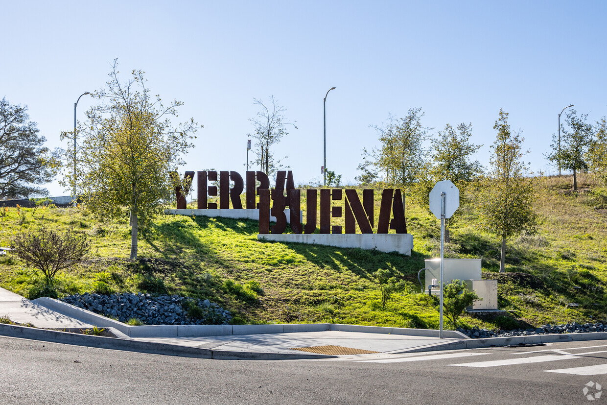 Entrada - The Courtyard Townhomes at Yerba Buena Island