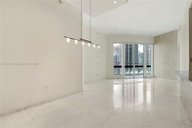 Foto del edificio - 900 Brickell Key Blvd