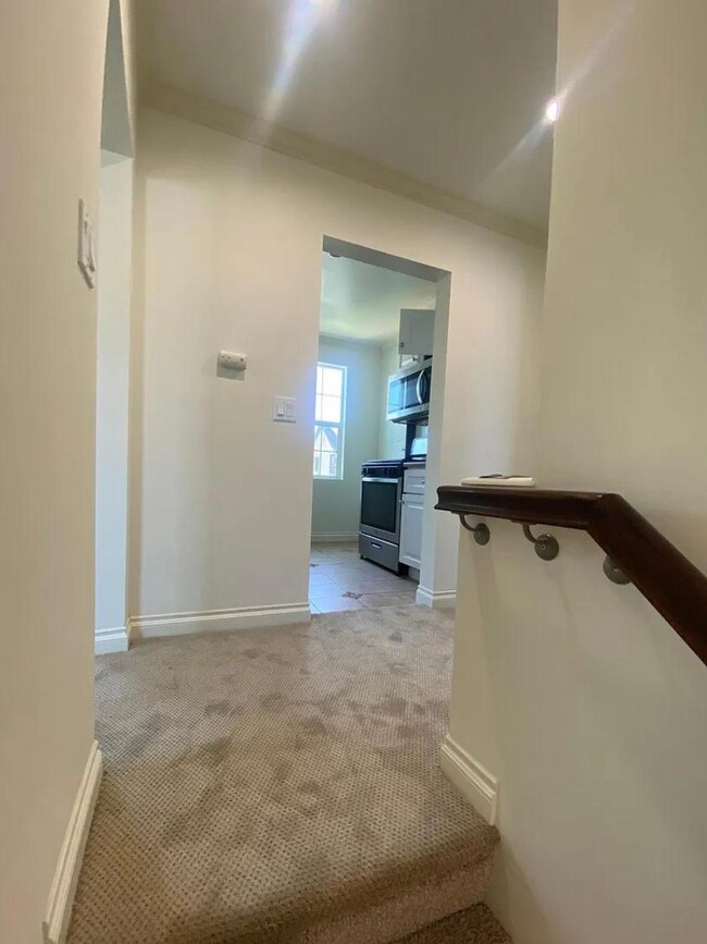 Foto del edificio - 6708 De Longpre Ave