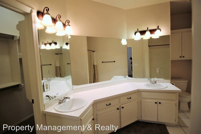 Foto del edificio - 3 br, 2 bath House - 509 W 10th St