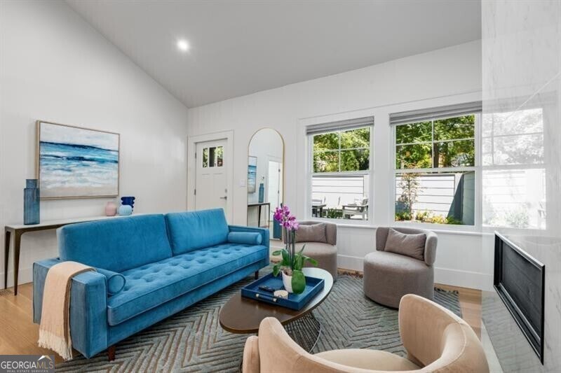 Foto principal - 413 8th St NE