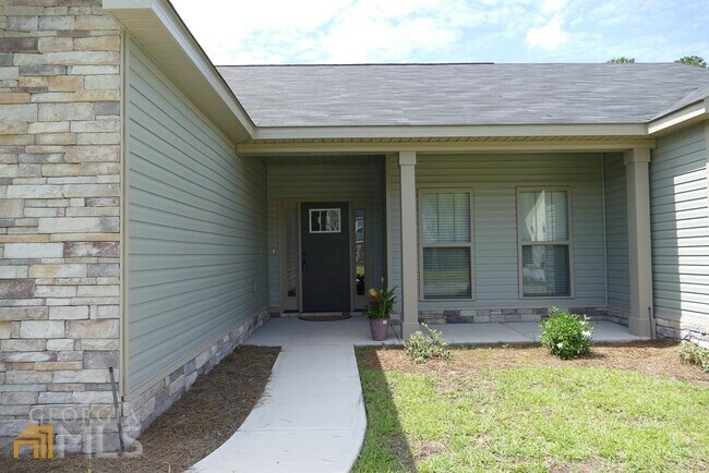 Building Photo - 133 Summer Station Dr