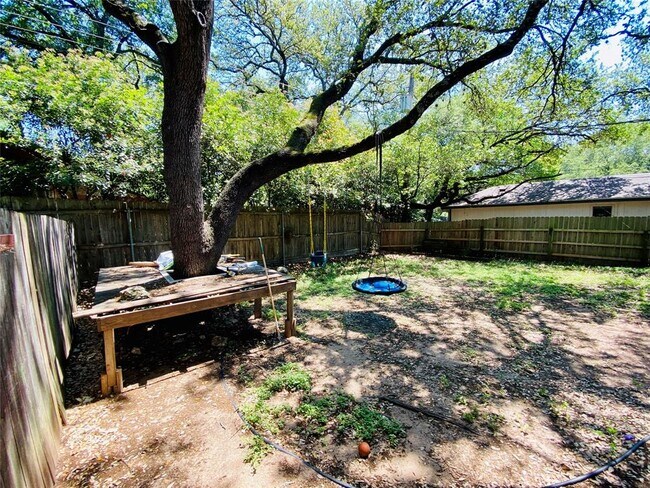 Building Photo - 4008 Cima Serena Dr