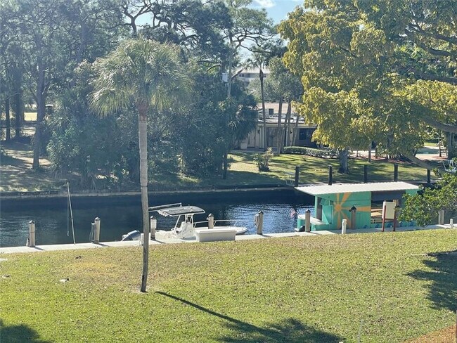 Foto del edificio - 1000 River Reach Dr