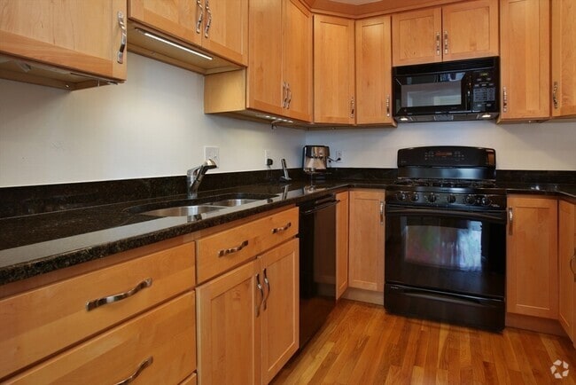 Building Photo - 342 Bunker Hill St