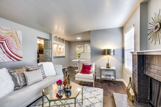 Building Photo - Maxwell Apartments