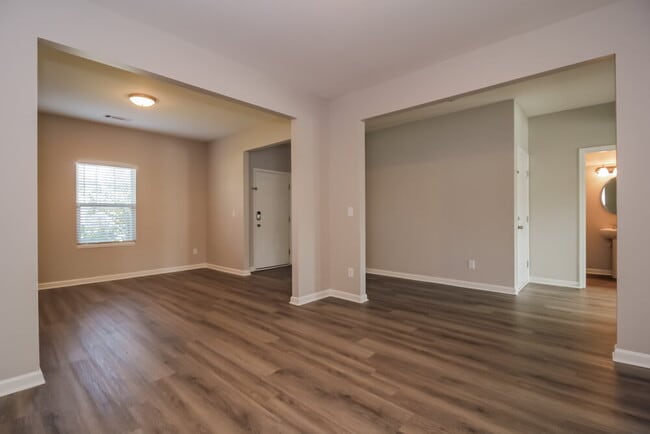 Building Photo - 167 Aberdeen Way