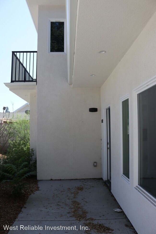 Building Photo - 3 br, 3 bath House - 400 N Michigan Ave 102