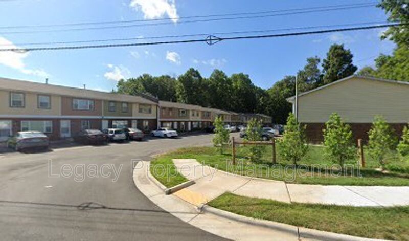 Primary Photo - 1241 S Fifth St