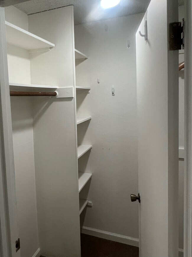 Foto del edificio - 406 Boardwalk Ave