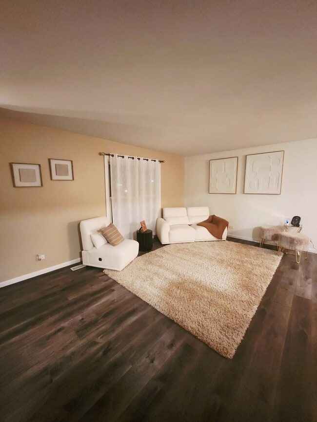 Building Photo - 264 Lincoln Dr