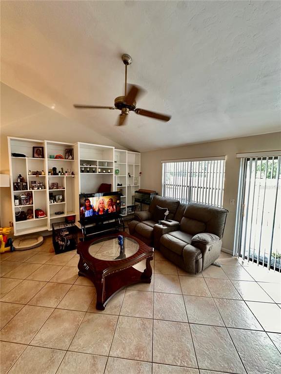 Foto del edificio - 4333 SW 20th Ln