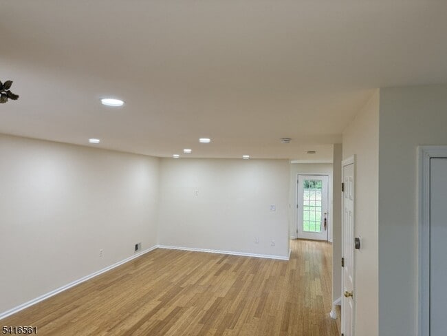 Building Photo - 1704 Bergen Ct
