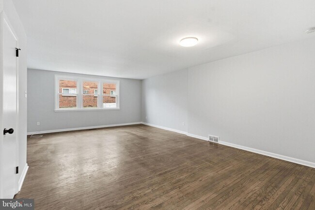 Foto del edificio - 2816 Woodbridge Rd