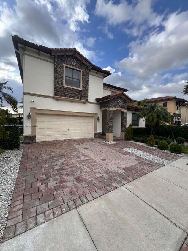 Foto principal - 8850 NW 98th Ct