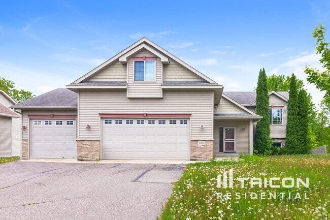 Building Photo - 2200 Buffalo Ridge Dr