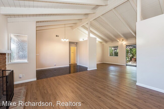 Building Photo - 4 br, 3 bath House - 2118 Cliff Dr