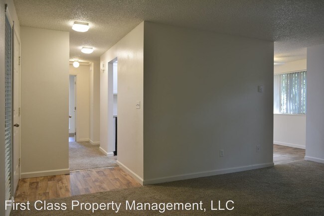 Building Photo - 4628 Oakridge Rd