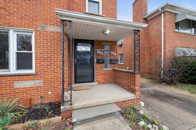 Foto del edificio - 204 Catalpa Dr