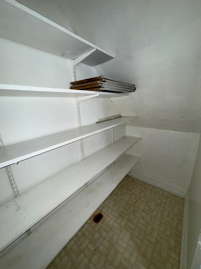 Building Photo - 1002 S 5th Ave Apt A