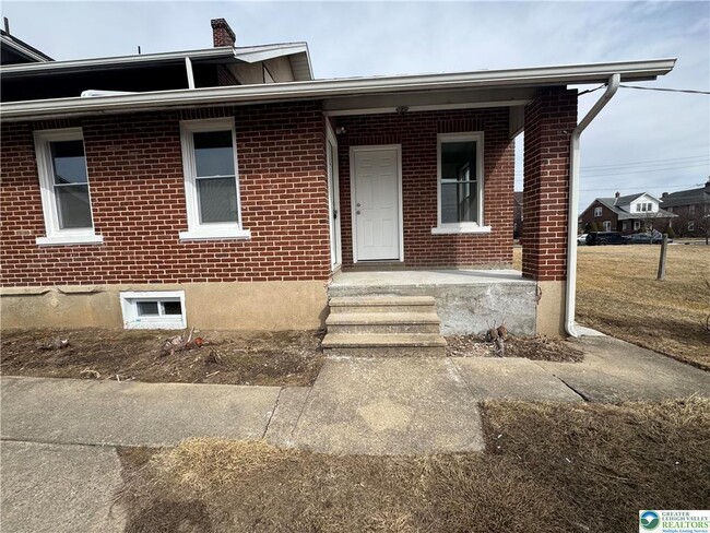 Building Photo - 807 Chestnut St