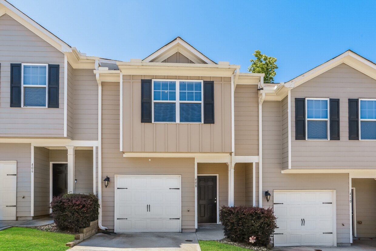 Foto principal - 408 Highwood Ln