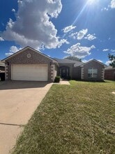 Building Photo - 6633 Dundee St