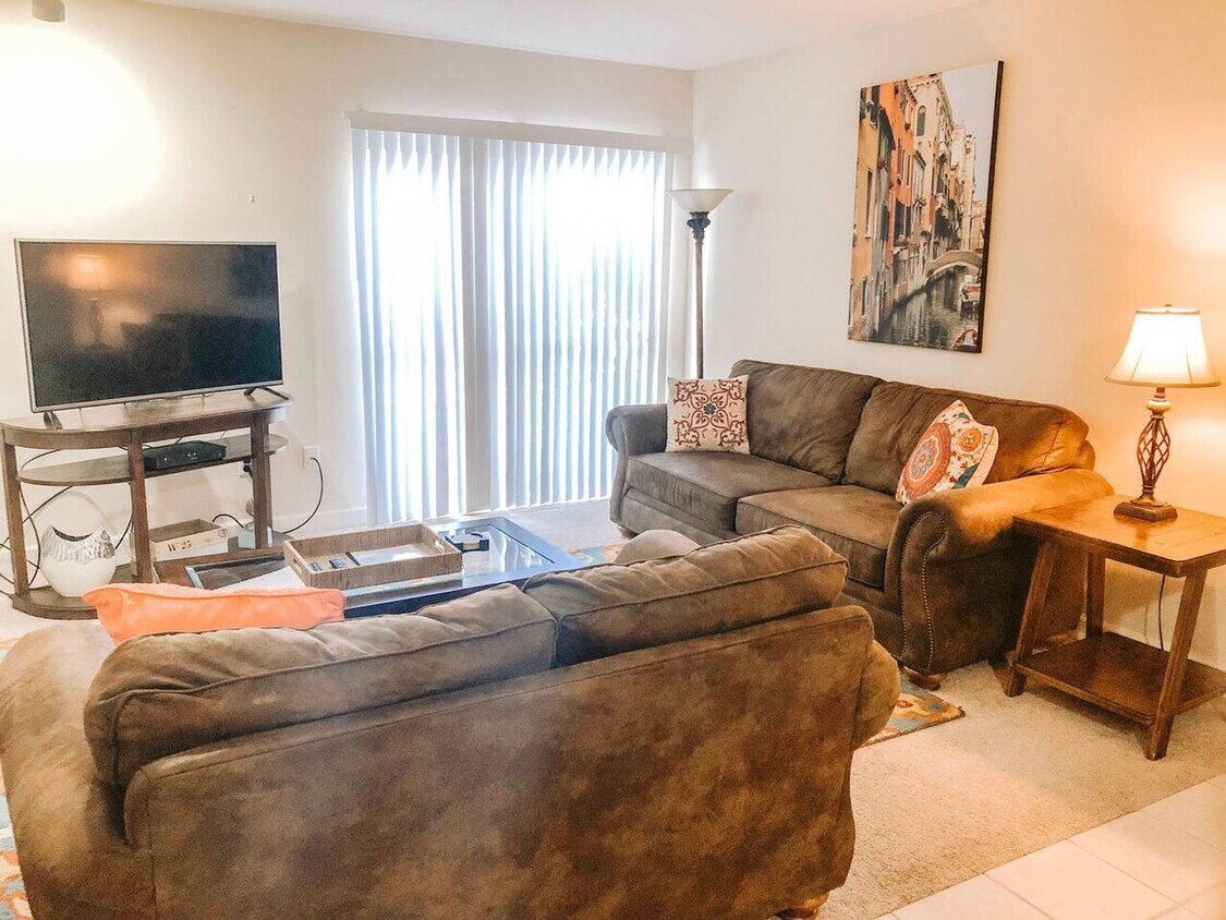 Foto principal - 1700 SW 16th Ct