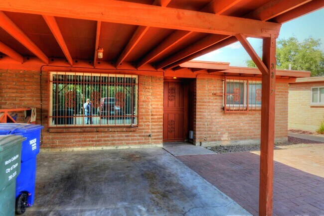 Building Photo - PENDING / RENTED