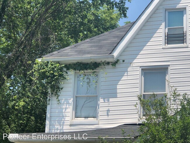 Building Photo - 3 br, 1.5 bath House - 216 Clarendon Ave