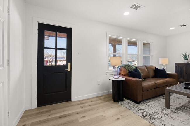 Foto del edificio - 122 Brewster St