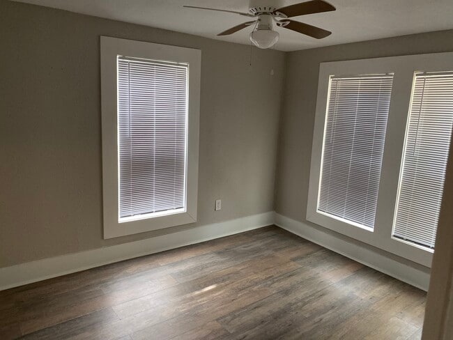 Foto del edificio - 951 FM 222