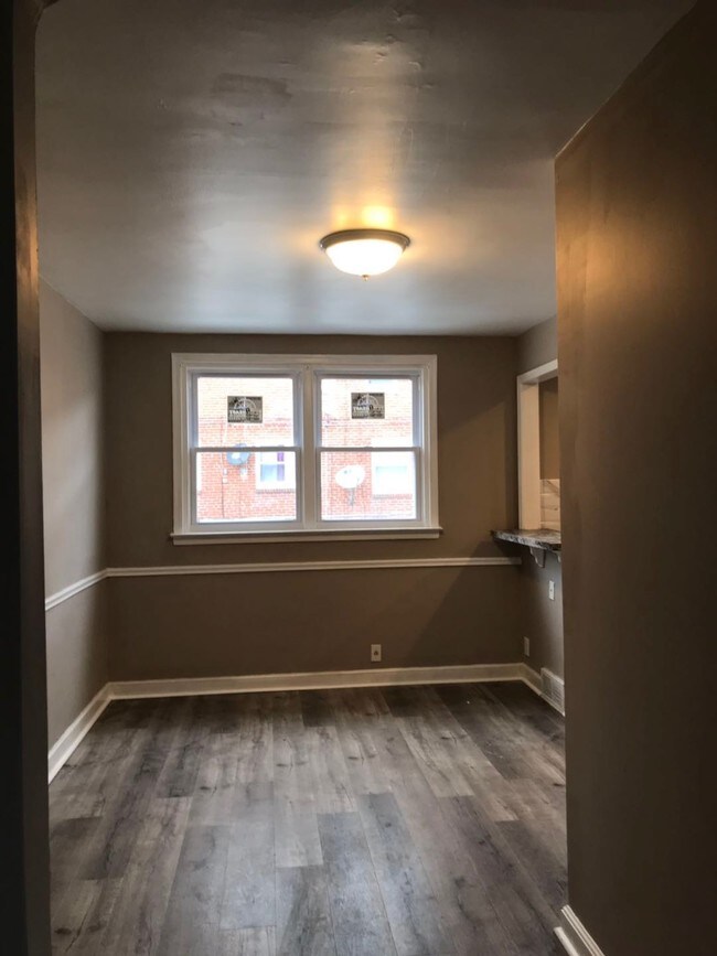 Building Photo - 1237 Passmore St