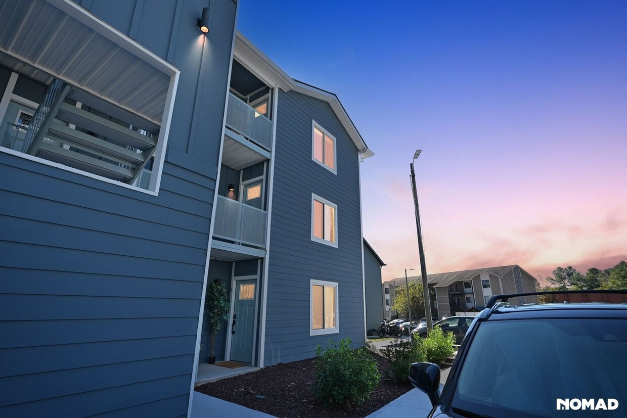 Primary Photo - 1309 Hudson Ave