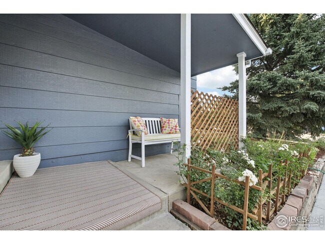 Foto del edificio - Available now! 4 bed 2 bath home in Louisv...