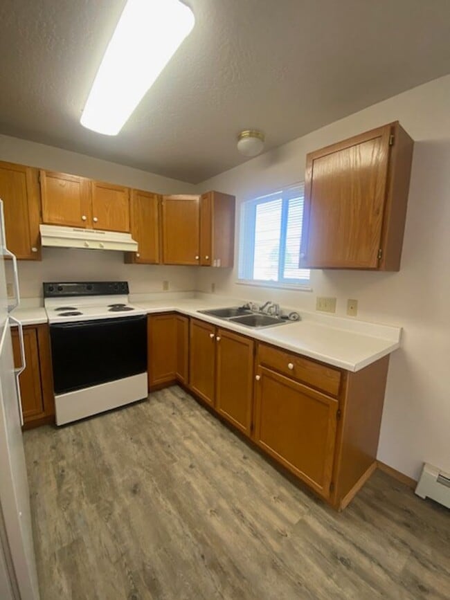 Building Photo - 633
