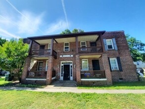 Building Photo - 2111 Bellevue Ave