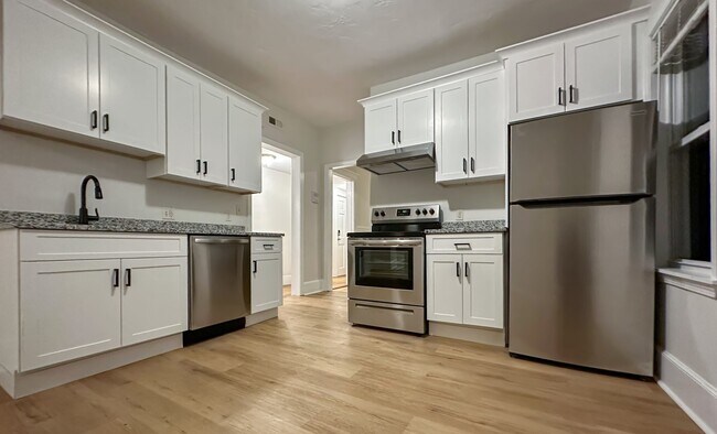 Building Photo - 55 Hollander St