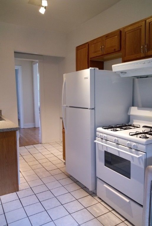 Foto del edificio - 829 Dobson St