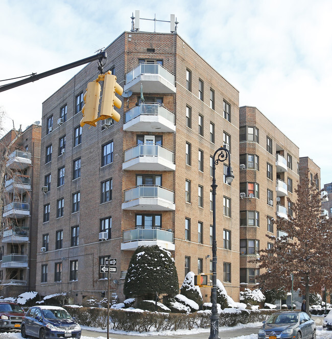 Building Photo - Hampton House Apartments