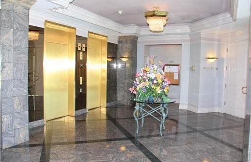 Building Photo - 7505 River Rd