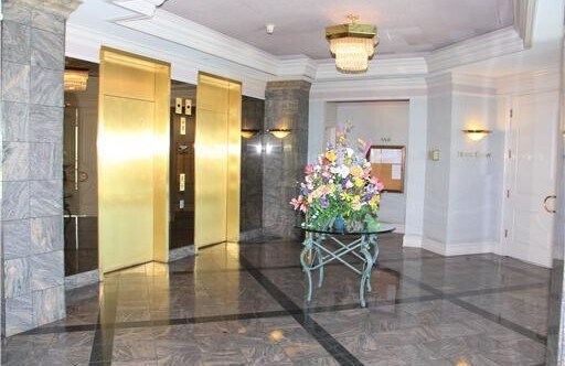 Foto del edificio - 7505 River Rd