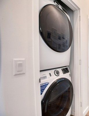 Interior Photo - Hamilton Crossing