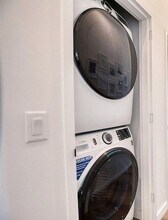 Interior Photo - Hamilton Crossing